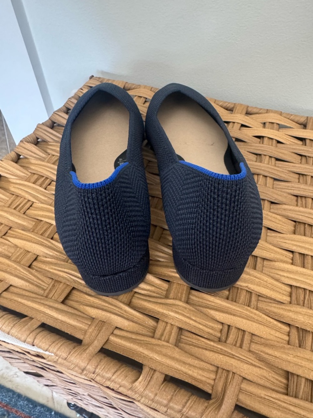 Rothy's Pointed short heels in Navy with Blue SIZE 8 brand NEW - Picture 4 of 4